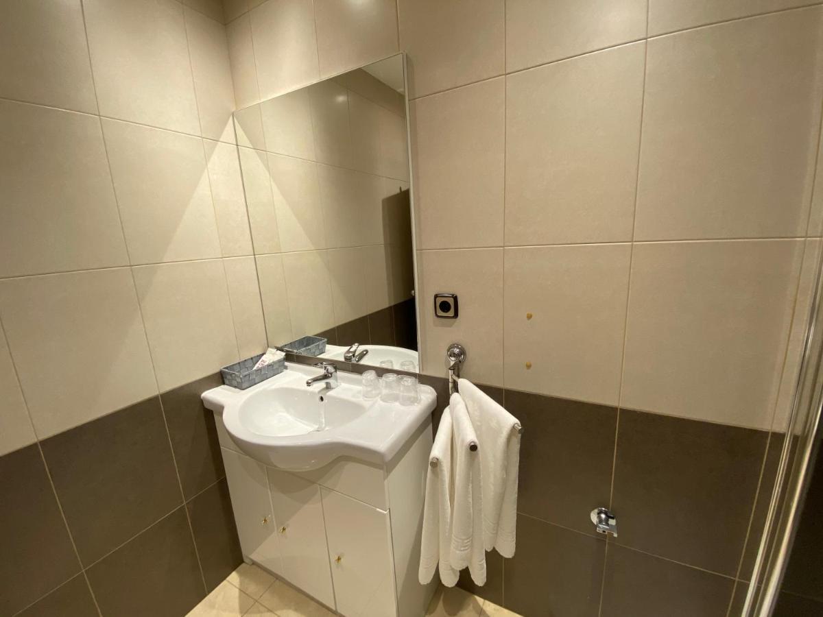 Prober_Consuegra Apartment Pas De La Casa Bagian luar foto